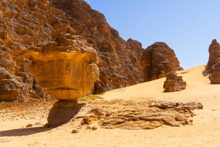 Photo for Amazing rock formation. Rock monument called La Theiere, the Teapot, Immourouden area. Tadrart Rouge, Tassili N'Ajjer National Park. Algeria, Africa - Royalty Free Image