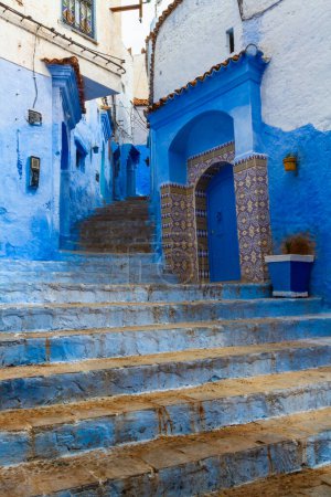 Foto de Ciudad Azul. Pintorescas, estrechas calles y callejones de la Medina. Chefchaouen, (Chaouen) Marruecos, África - Imagen libre de derechos