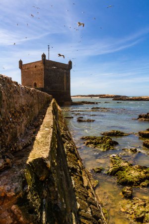 Téléchargez les photos : Bastion Sud Skala du Port d'Essaouira. Tour et murs de la fortification. Essaouira, Maroc, Afrique - en image libre de droit