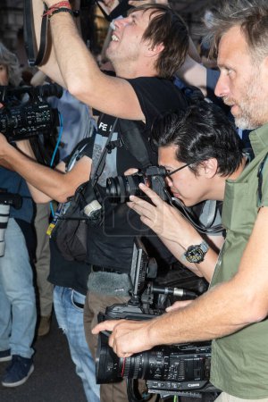 Téléchargez les photos : KYIV, UKRAINE - 24 août 2023 : Journalistes lors de la visite du président portugais Marcelo Nuno Duarte Rebelo de Sousa à Kiev - en image libre de droit