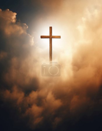 Das Kreuz in den Wolken strahlt das Licht des Glaubens und der Hoffnung aus. Zeichen des Glaubens.