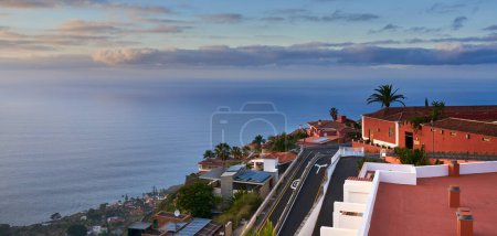 Téléchargez les photos : Paysage de Tenerife, îles Canaries d'Espagne, dans l'océan Atlantique, une destination colorée dynamique pour les vacances et le tourisme - en image libre de droit