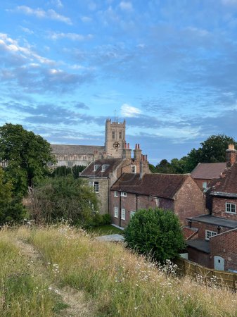 Téléchargez les photos : Bâtiments médiévaux dans le village de Dorset, Royaume-Uni - en image libre de droit
