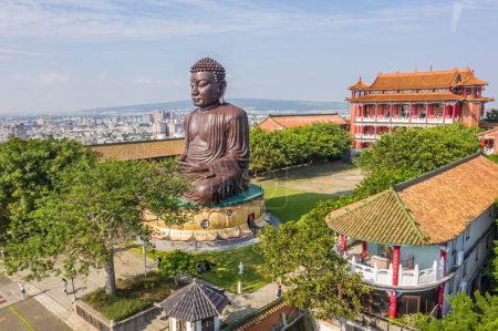 Foto de Changhua, Taiwán - 14 de septiembre de 2019: Estatua del Gran Buda de Changhua en la montaña de Bagua, ciudad de Changhua, Taiwán, Asia - Imagen libre de derechos