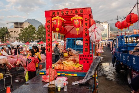 Foto de Nantou, Taiwán - 21 de diciembre de 2019: El carnaval y sacrificio del taoísmo Shuili se celebra cada 12 años en el municipio Shuili, condado de Nantou, Taiwán - Imagen libre de derechos