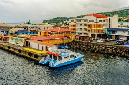 Téléchargez les photos : ROSEAU, DOMINIQUE - 5 décembre 2023 : La Dominique est un pays insulaire des Antilles. L'économie des îles se remet encore du blocus de Covid qui a paralysé le tourisme. - en image libre de droit