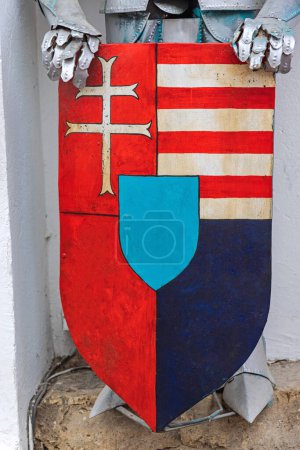 Téléchargez les photos : Medieval Style Heater Shield Knight Armour Protection - en image libre de droit
