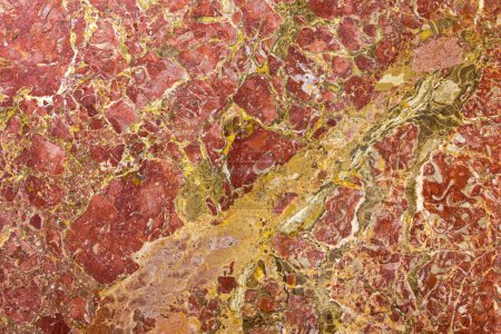 Téléchargez les photos : Pierre de marbre rouge italienne luxueuse avec fond de veines d'or - en image libre de droit