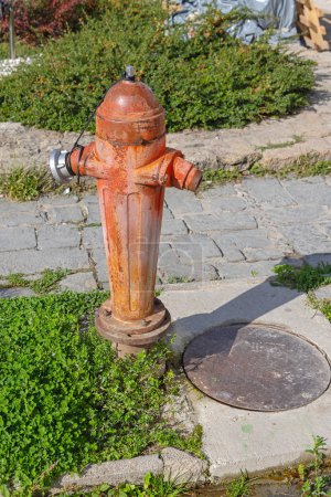 Foto de Hierro fundido estilo retro de agua de boca de incendio en el casco antiguo de Ohrid - Imagen libre de derechos