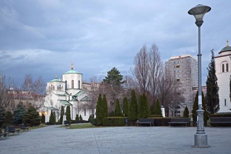 Foto de Belgrado, Serbia - 13 de febrero de 2016: Pequeña iglesia ortodoxa serbia de San Sava en la meseta de Vracar. - Imagen libre de derechos