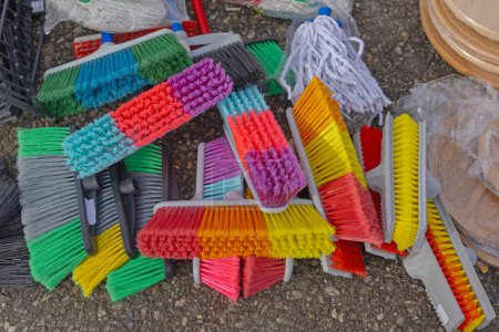 Foto de Gran ramo de nuevas cabezas de cepillo exfoliante de colores - Imagen libre de derechos