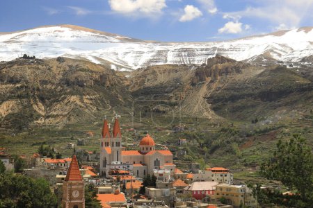 Téléchargez les photos : Saint Saba, Sébastien, église dans la ville libanaise de Bcharre. - en image libre de droit