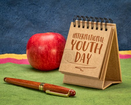 Téléchargez les photos : Journée internationale de la jeunesse - célébration annuelle le 12 août, journée des Nations Unies consacrée à la célébration de la contribution et du potentiel des jeunes dans le monde entier. - en image libre de droit