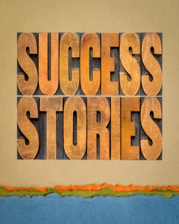 Téléchargez les photos : Success stories typographie - mot abstrait en typographie vintage type bois sur papier d'art, carrière, concept d'affaires ou de développement personnel - en image libre de droit