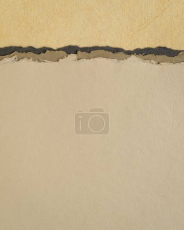 Téléchargez les photos : Paysage abstrait de papier dans des tons pastel - collection de papiers d'art faits à la main - en image libre de droit