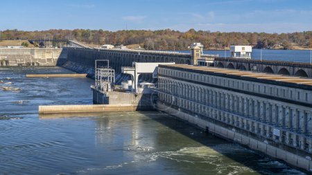 Foto de Presa Wilson y central hidroeléctrica en el río jalá en Florencia, Alabama - Imagen libre de derechos
