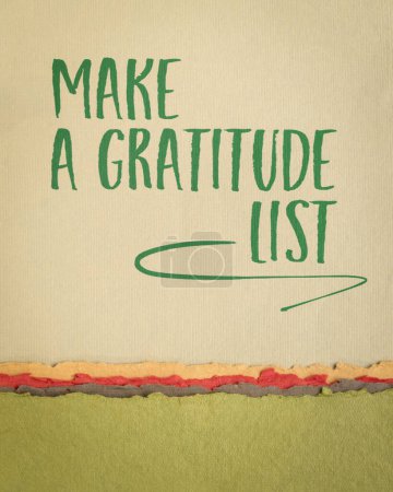 Téléchargez les photos : Faire une liste de gratitude - écriture inspirante sur papier d'art - en image libre de droit