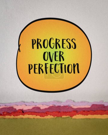 Fortschritt über Perfektion inspirierendes Poster, Produktivität und persönliches Entwicklungskonzept