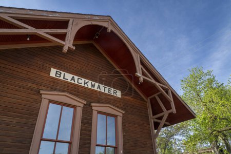detalle del antiguo depósito de ferrocarriles en una histórica ciudad de Blackwater, Missouri