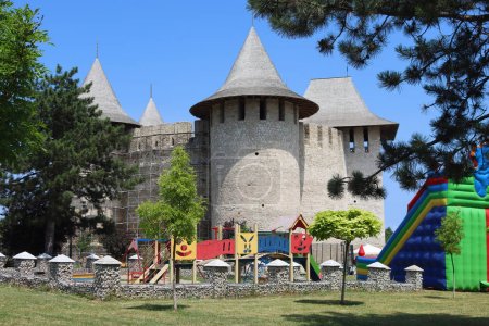 Téléchargez les photos : Vue du fort médiéval de Soroca, République de Moldavie. Fort construit en 1499 par le prince moldave Étienne le Grand. A été rénové en 2015 - en image libre de droit