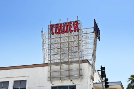 Foto de BREA, CALIFORNIA - 28 MAR 2023: El antiguo edificio Tower Records en el centro de Brea. - Imagen libre de derechos
