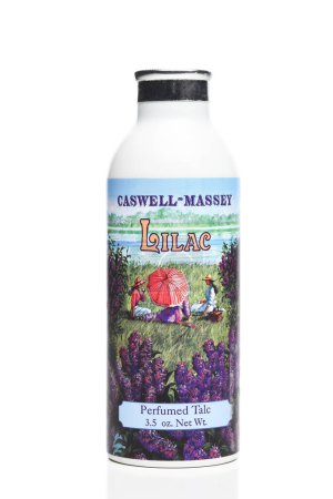 Foto de IRVINE, CALIFORNIA - 3 ENE 2024: Una botella de Caswell-Massey Lila Perfumado Talco. - Imagen libre de derechos