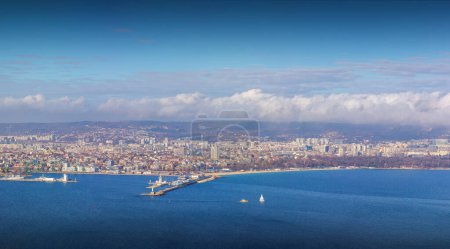 Téléchargez les photos : Panoramic cityscape view of Varna city, Bulgaria. Aerial panorama of Black sea, seashore area and the town. - en image libre de droit
