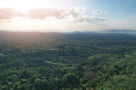 Hermoso paisaje verde del valle en Managua Vista aérea del dron de Nicaragua
