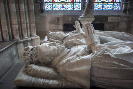 Téléchargez les photos : Tombeau du roi Henri II et de Catherine de Médicis, dans la basilique Saint-Denis, Paris - en image libre de droit
