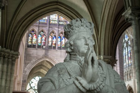 Foto de Tumba del rey Luis XVI, en la Basílica de Saint-Denis, París - Imagen libre de derechos