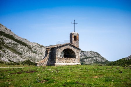 Foto de Chapel of the Good Shepherd - Ermita de El Buen Pastor - in Covadonga, Picos de Europa, Asturias, Spain - Imagen libre de derechos