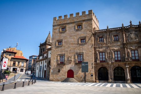 Téléchargez les photos : Gijon - Spain - July 11, 2022 : Revillagigedo palace - en image libre de droit