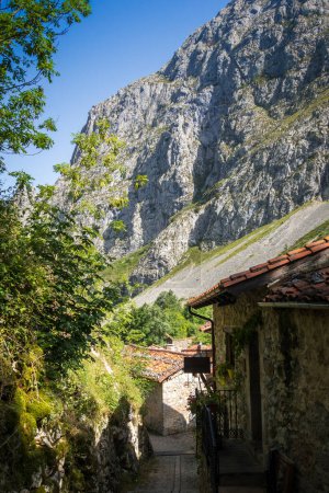 Téléchargez les photos : Village de Bulnes à Picos de Europa, Asturies, Espagne - en image libre de droit