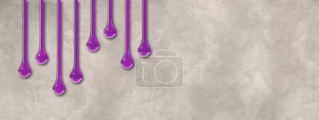 Téléchargez les photos : Des gouttes d'encre violette isolées sur un mur en béton léger. Bannière horizontale. Illustration 3D - en image libre de droit