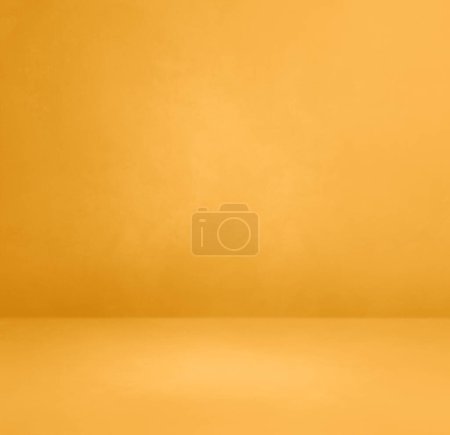 Téléchargez les photos : Or jaune béton fond intérieur. Scène de modèle vide. Maquette carrée - en image libre de droit