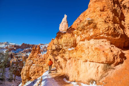 Téléchargez les photos : Randonnée dans le parc national de Bryce Canyon en hiver, Utah, États-Unis - en image libre de droit