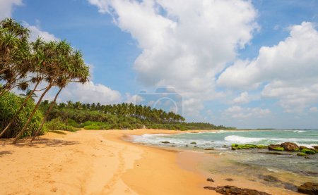 Foto de Hermosos paisajes de verano en la playa tropical. Fondo de vacaciones. - Imagen libre de derechos