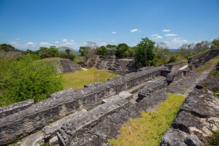 Téléchargez les photos : Ruines mayas Xunantunich au Belize - en image libre de droit