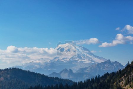 Foto de Parque nacional Mount Rainier al amanecer, Estados Unidos, Washington - Imagen libre de derechos