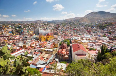 Foto de Hermosa vista de la famosa ciudad de Guanajuato, México - Imagen libre de derechos