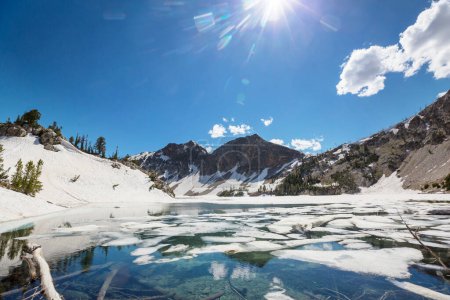 Téléchargez les photos : Beau lac dans les montagnes de Sawtooth, Idaho - en image libre de droit