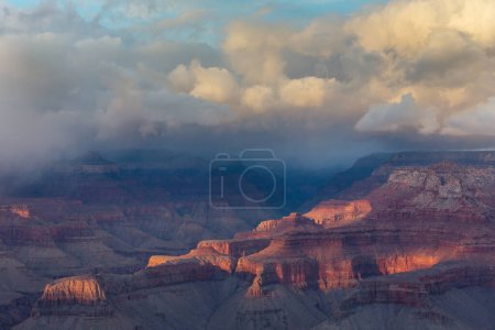 Téléchargez les photos : Paysages pittoresques du Grand Canyon, Arizona, États-Unis. Beau fond naturel. Vue du lever du soleil. - en image libre de droit