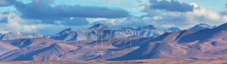Foto de Mountains landscapes above Arctic circle along Dempster highway, Canada - Imagen libre de derechos
