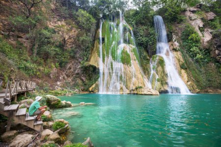 Foto de Hermosa cascada en la selva, México - Imagen libre de derechos