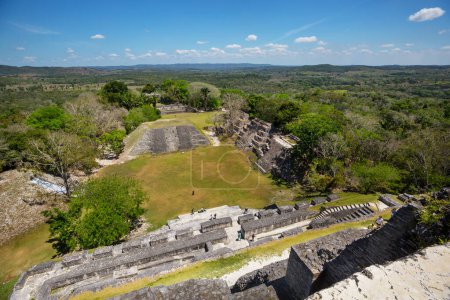 Téléchargez les photos : Ruines mayas Xunantunich au Belize - en image libre de droit
