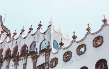 Téléchargez les photos : Bâtiment de l'Université de Guanajuato, célèbre ville antique du Mexique - en image libre de droit