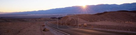 Foto de Paisajes secos y desiertos en el Parque Nacional Death Valley, California - Imagen libre de derechos