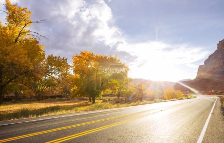 Foto de Autumn season in Utah mountains, USA - Imagen libre de derechos