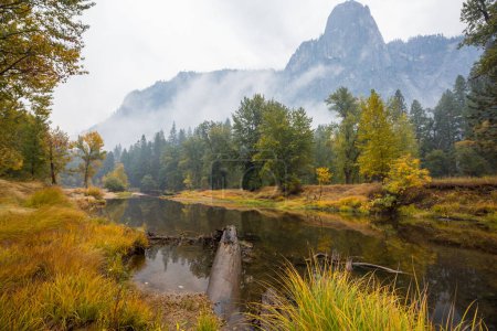 Foto de Hermosa temporada de otoño en el Parque Nacional Yosemite, California, EE.UU. - Imagen libre de derechos