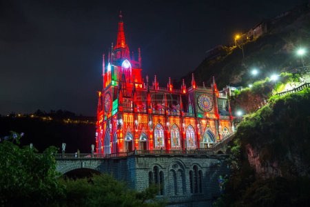 Téléchargez les photos : Sanctuaire de Las Lajas la nuit, Colombie, Amérique du Sud - en image libre de droit